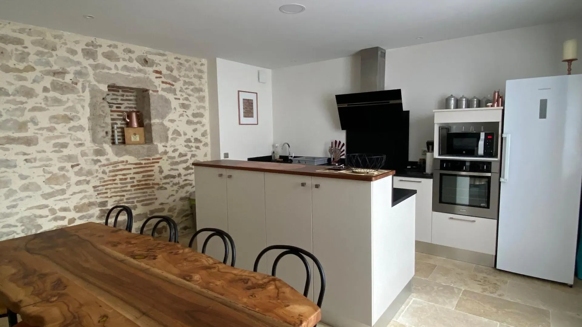 Gite Spacieux 9 Personnes 4 Etoiles, Avec Piscine Caillac Frankrijk